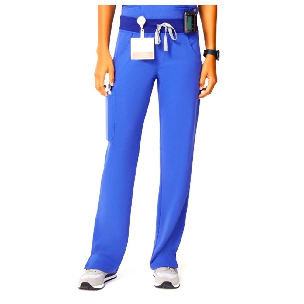 Figs Women’s Kade Cargo Scrub Pants - Tall